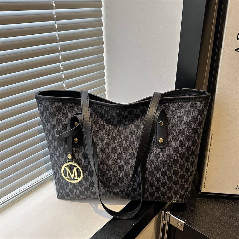 Chic Tote Bag for Women - Stylish PU Shoulder Bag: Brown