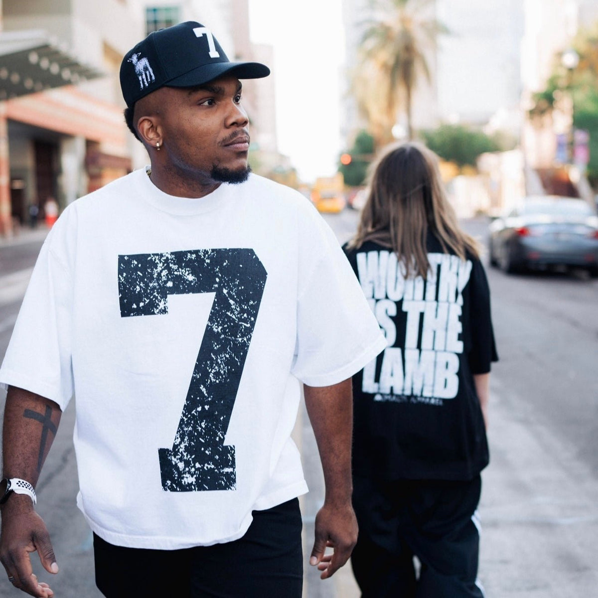 ‘7’ Premium SnapBack - Black/White